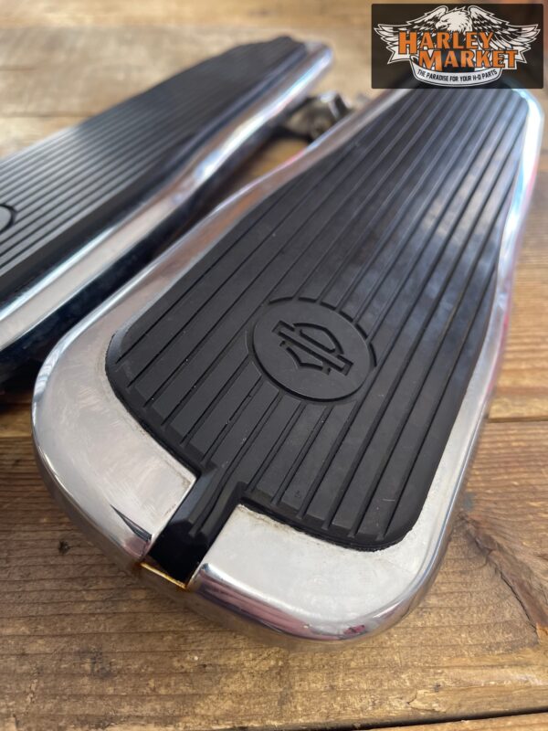 Harley Davidson Softail FLSTNI footpegs - Image 4
