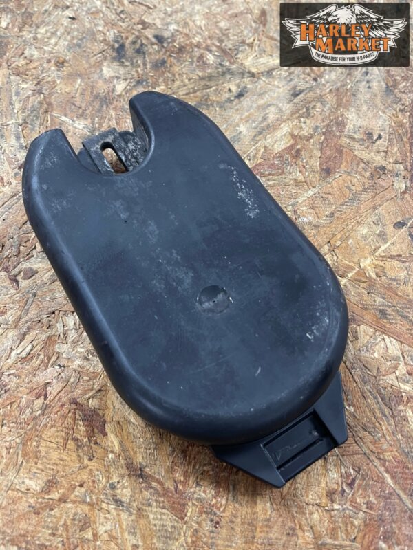 Plastica tappo fanale posteriore HarleyDavidson 05-17 FLSTN 05-07 FLSTS - immagine 2